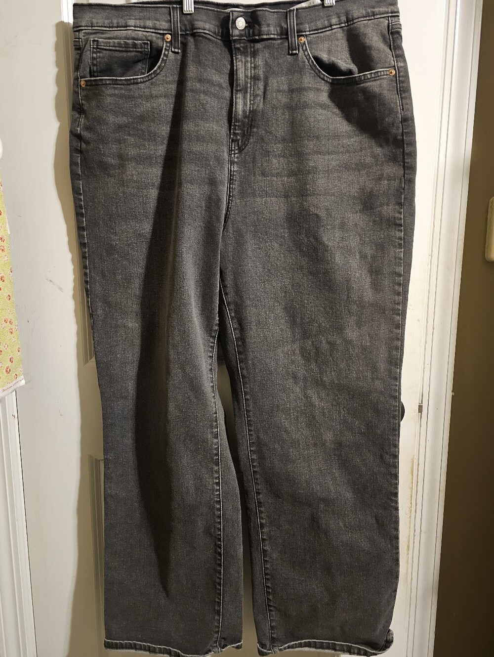 Levi's Straight Leg Women's Jeans in Charcoal